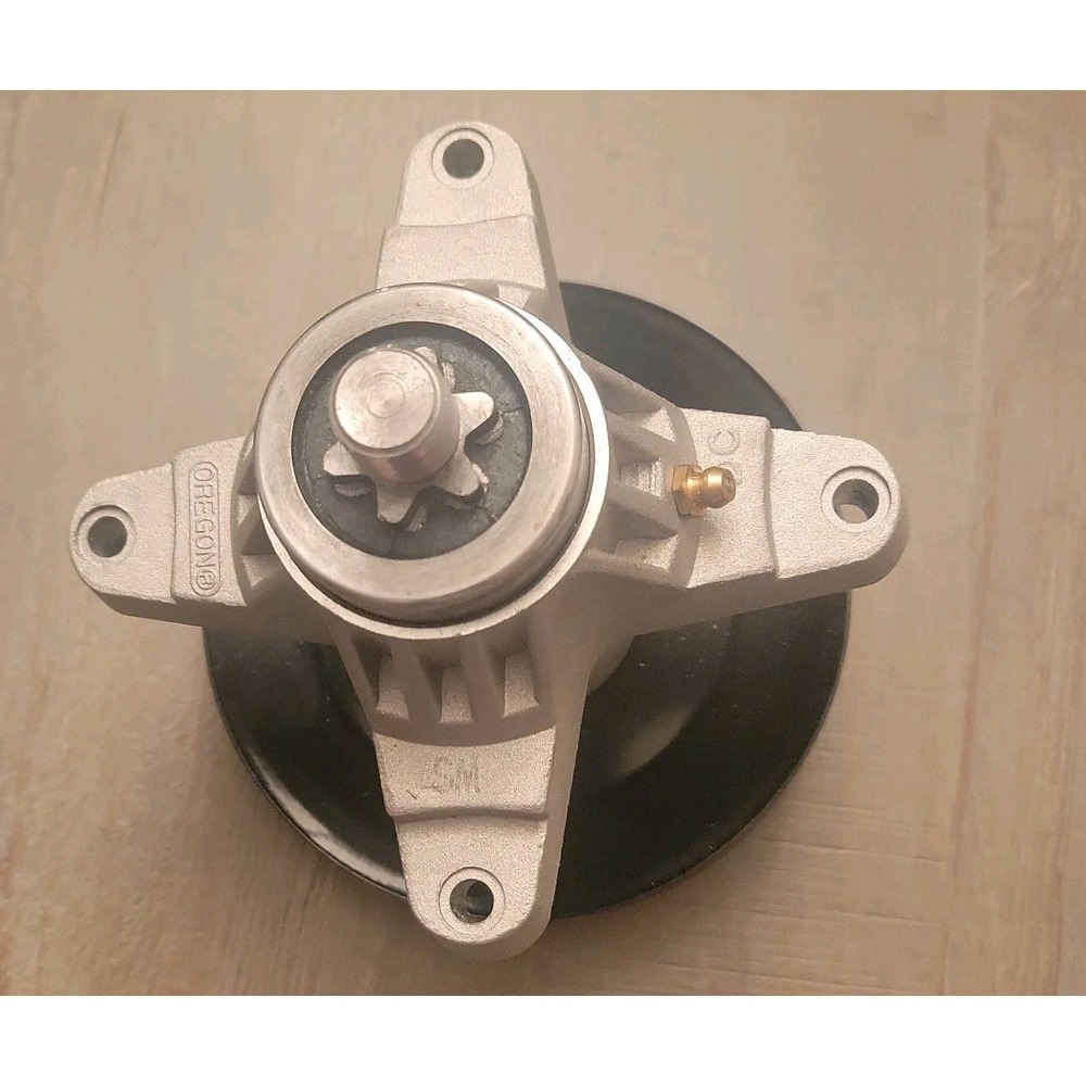 Deck Spindle w/ Pulley for‎ Cub Cadet SLTX 1054 LGT 1050 LGT 1054 LTX 1050 50"